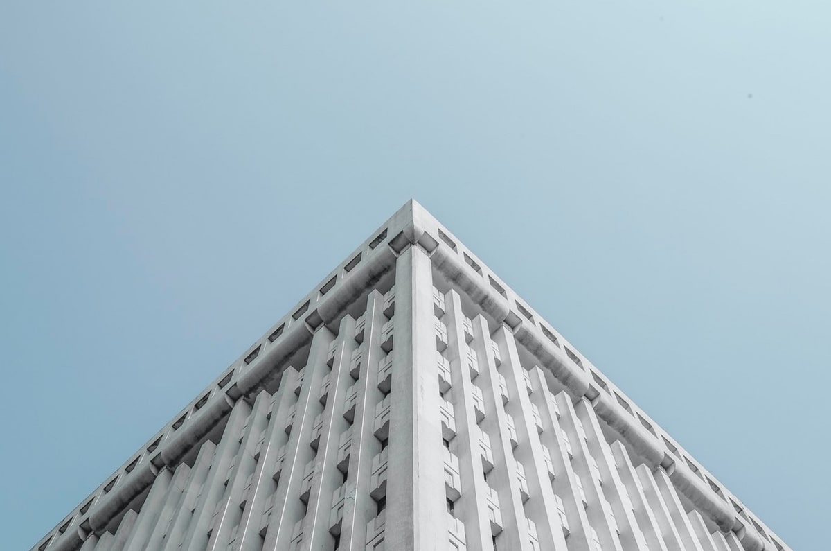 惨遭打脸！斯卢茨基赛前称不会专人盯防，如今被瓦科戴帽差点打哭