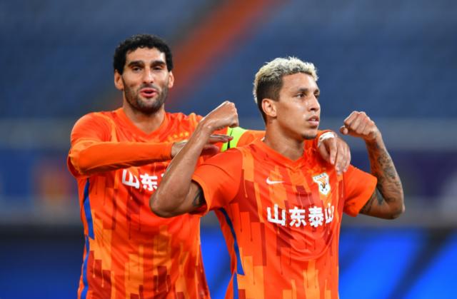 开云入口-【中超】克雷桑破门造点莫伊塞斯点射 泰山2比1蓉城