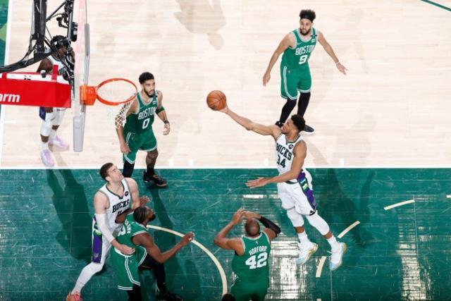 开云平台-高效轰下42分！字母哥状态反弹 成功保卫主场