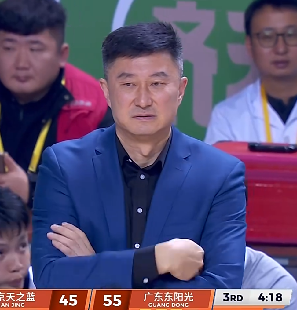 宏远速递!杜锋将赴塞尔维亚学习,徐杰好事将近,广东旧将再就业